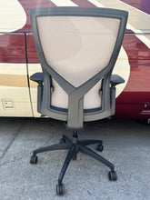 Load image into Gallery viewer, SitOnIt Torsa Chair Brand New