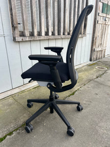 SteelCase Think V2 chair Black