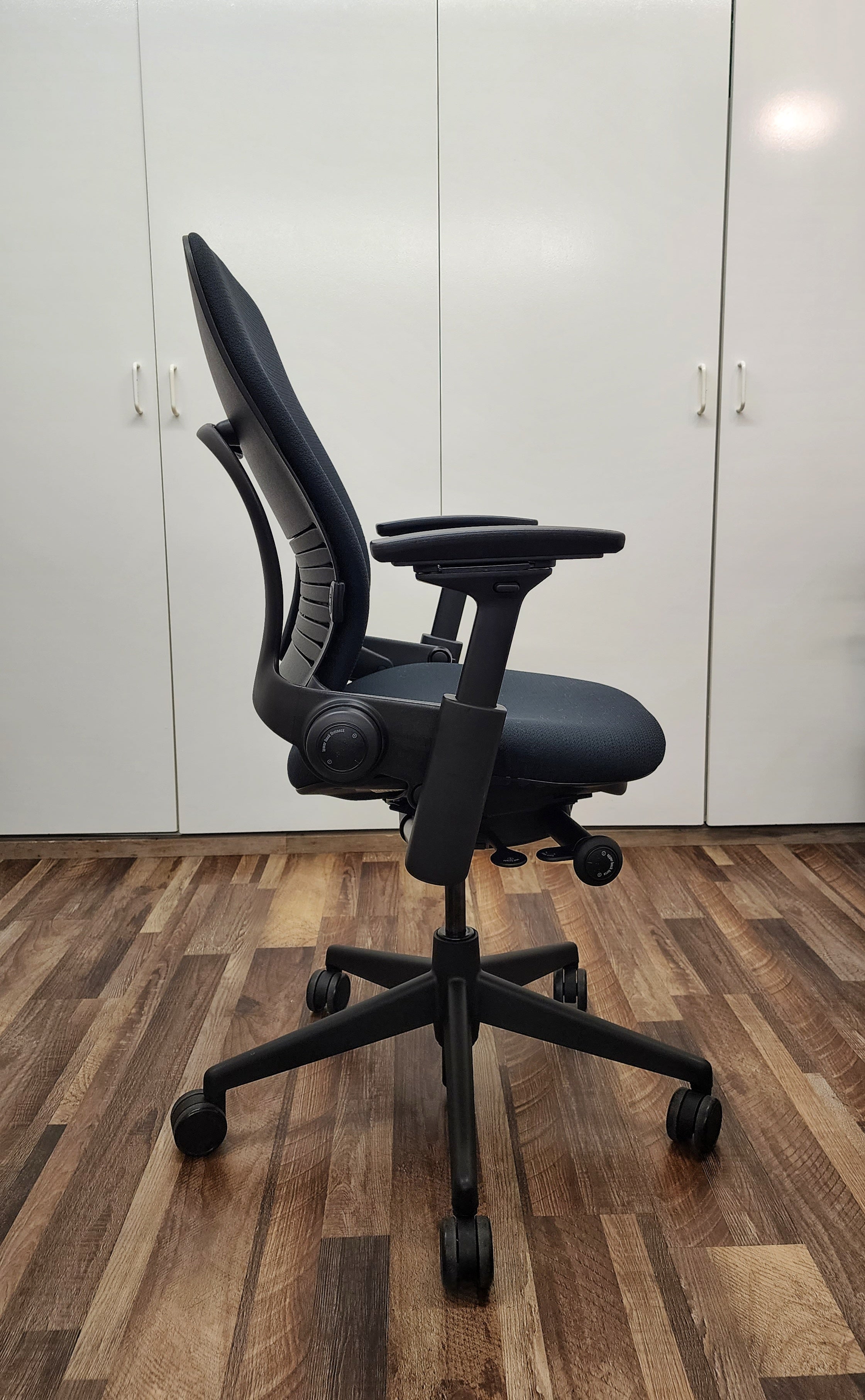 Steelcase Leap V2 Office Chair (Black) – Executive Seating Co.